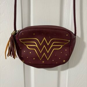Wonder Woman DC Comics Maroon Burgundy Red Crossbody Purse Bag